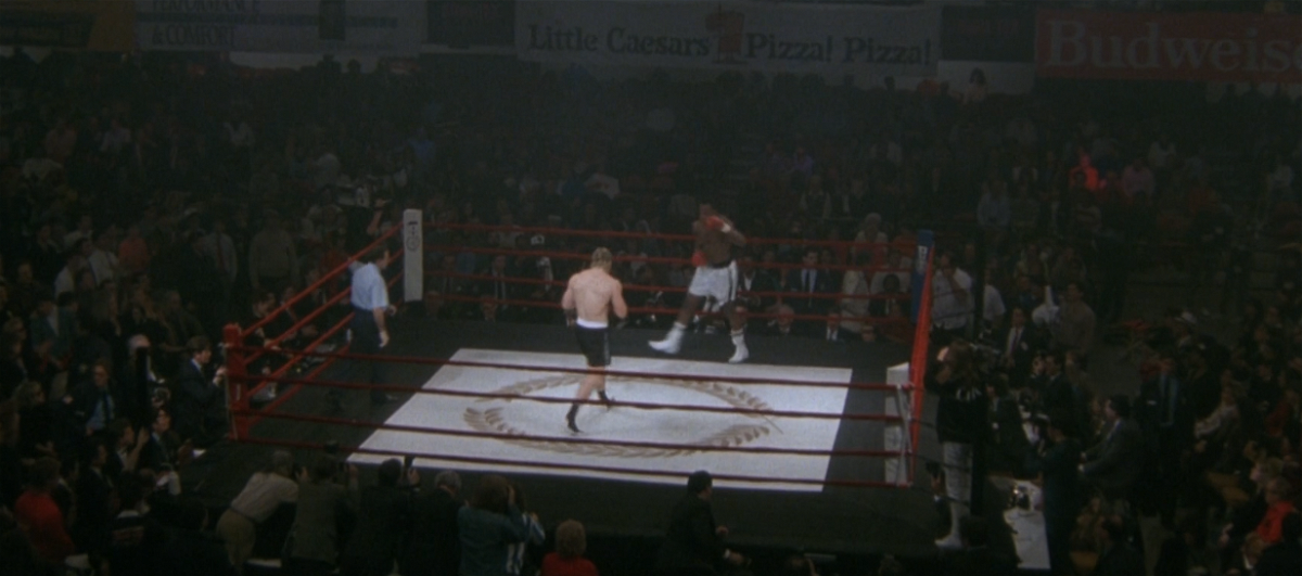 Tommy Gunn nell'incontro che lo incorona campione del mondo nel film Rocky V