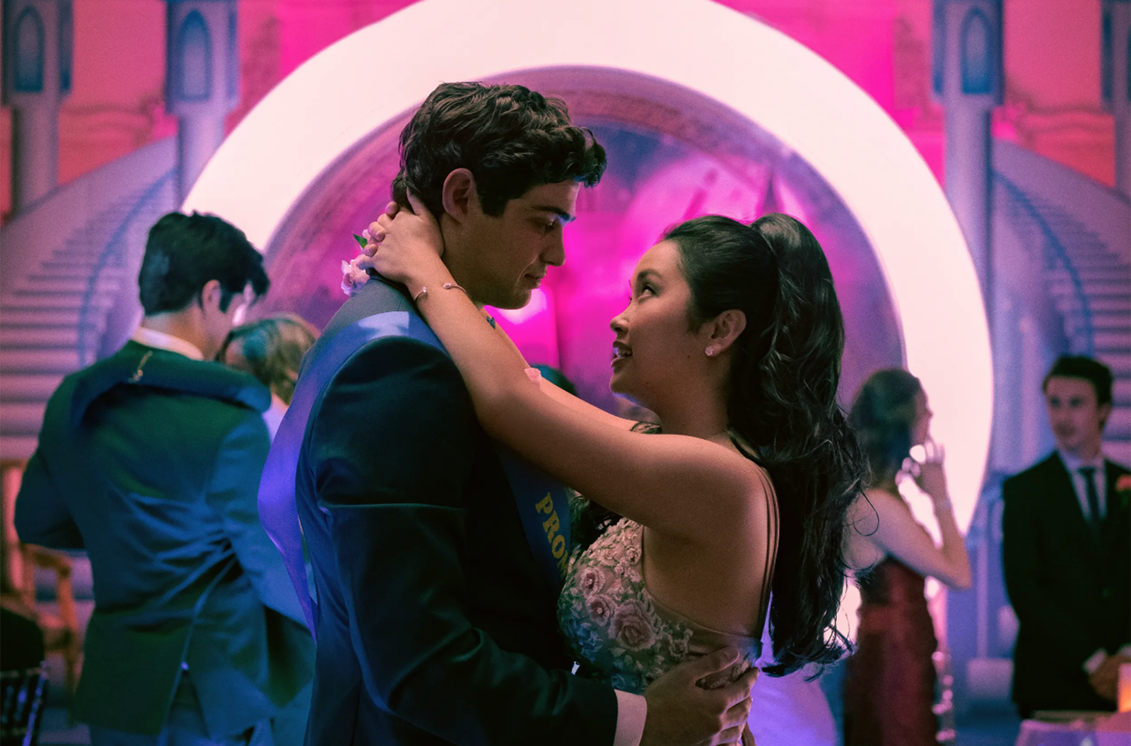 Clicca per vedere l'immagine originale Lara Jean e Peter in Tua per sempre