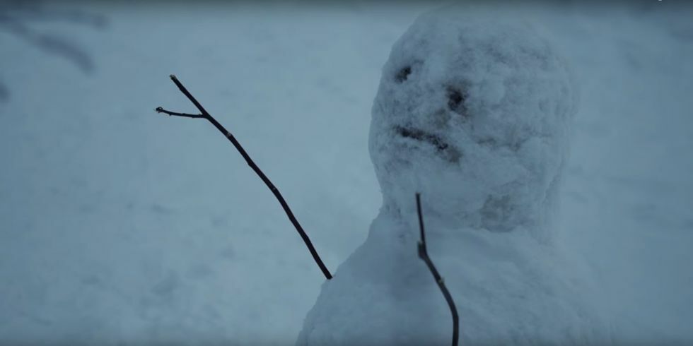 Click para ver la imagen original El muñeco de nieve: el espeluznante muñeco de nieve dejado por el asesino en serie