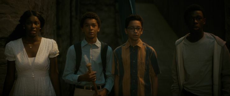 Clicca per vedere l'immagine originale Il cast di Vampires vs. The Bronx