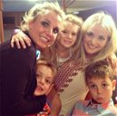 Copertina di Britney Spears prega per la nipotina Maddie, in condizioni disperate