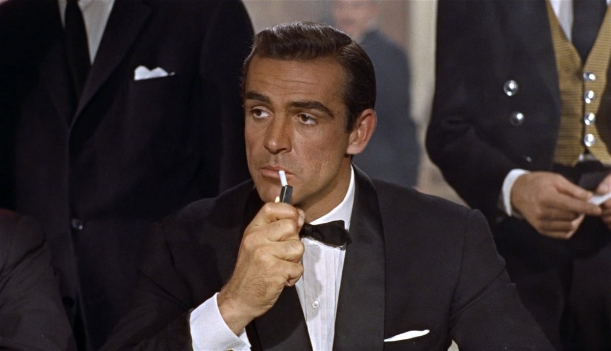Connery en una escena de principios de 007, Licencia para matar