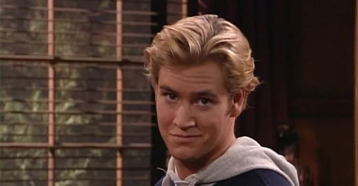 Clicca per vedere l'immagine originale Zack in una scena di Bayside School