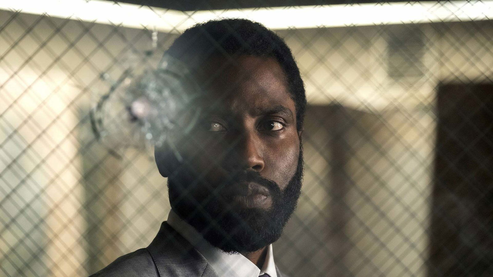 Clicca per vedere l'immagine originale John David Washington in una immagine di Tenet