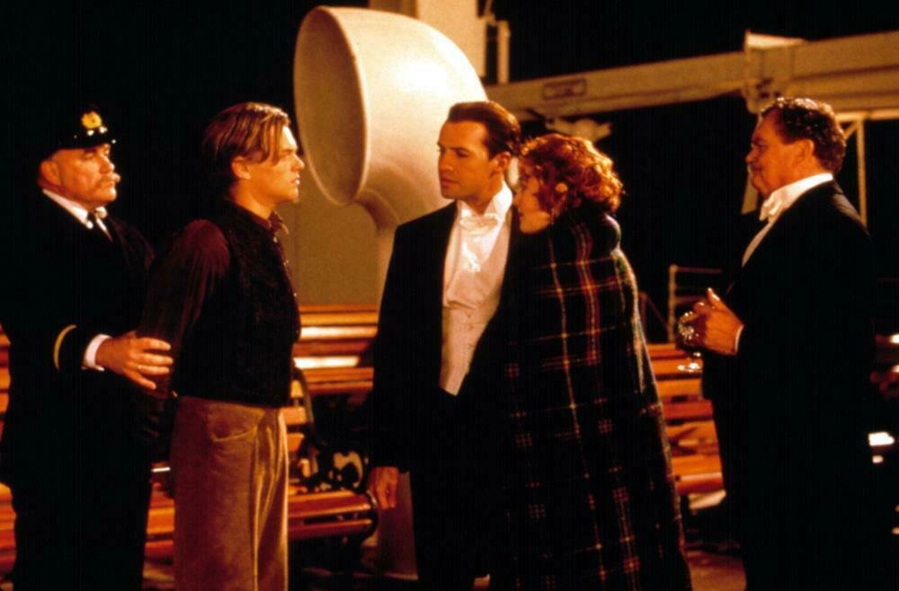 Bernard Fox con Leonardo Di Caprio e Kate Winslet in Titanic