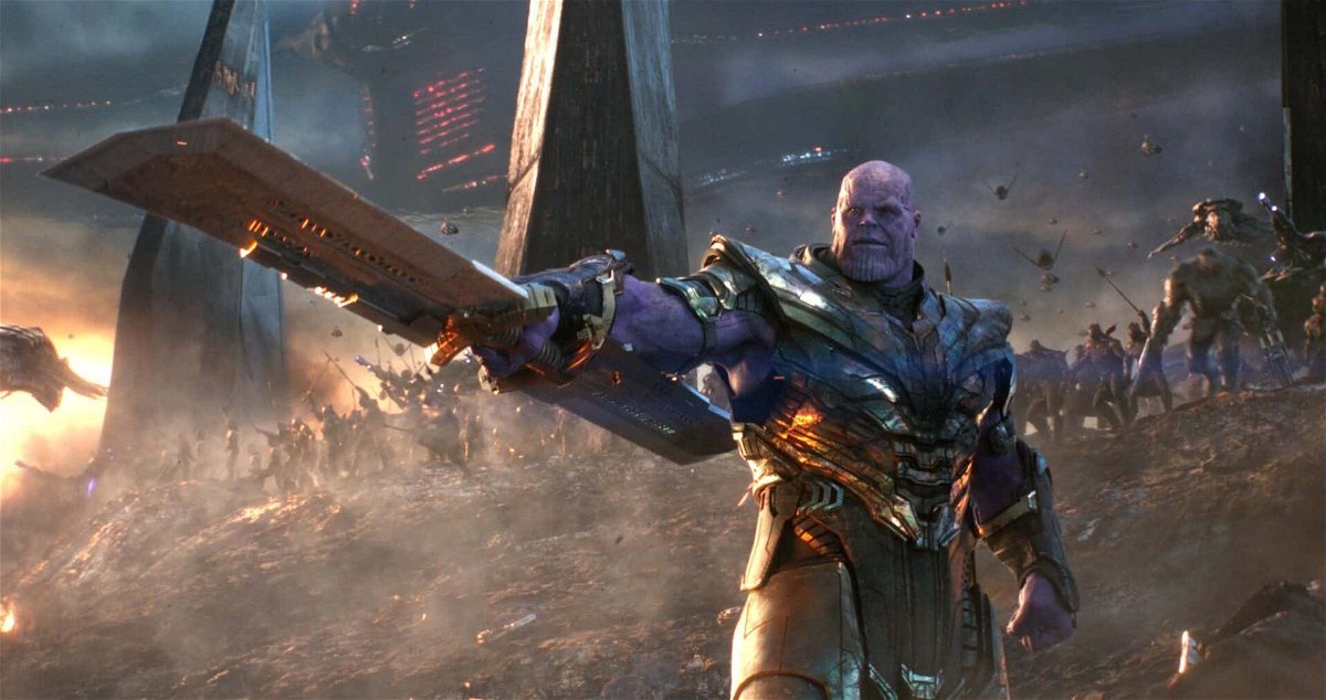 Thanos impugna la sua spada a doppio taglio