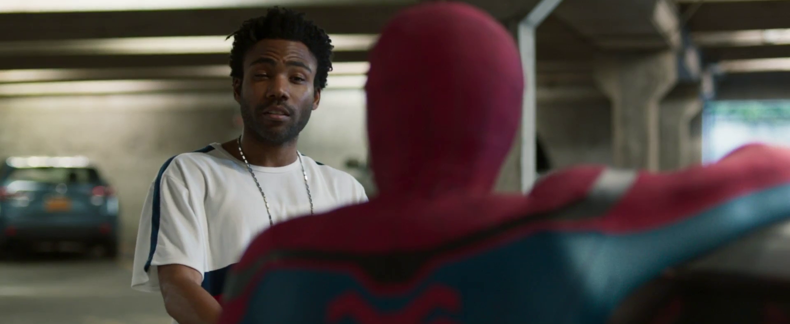 Click para ver la imagen original Aaron Davis (Donald Glover) en Spider-Man: De regreso a casa