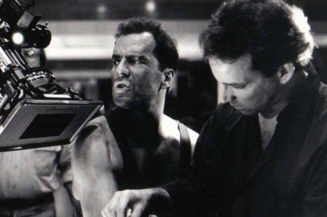 Bruce Willis sul set del primo Die Hard