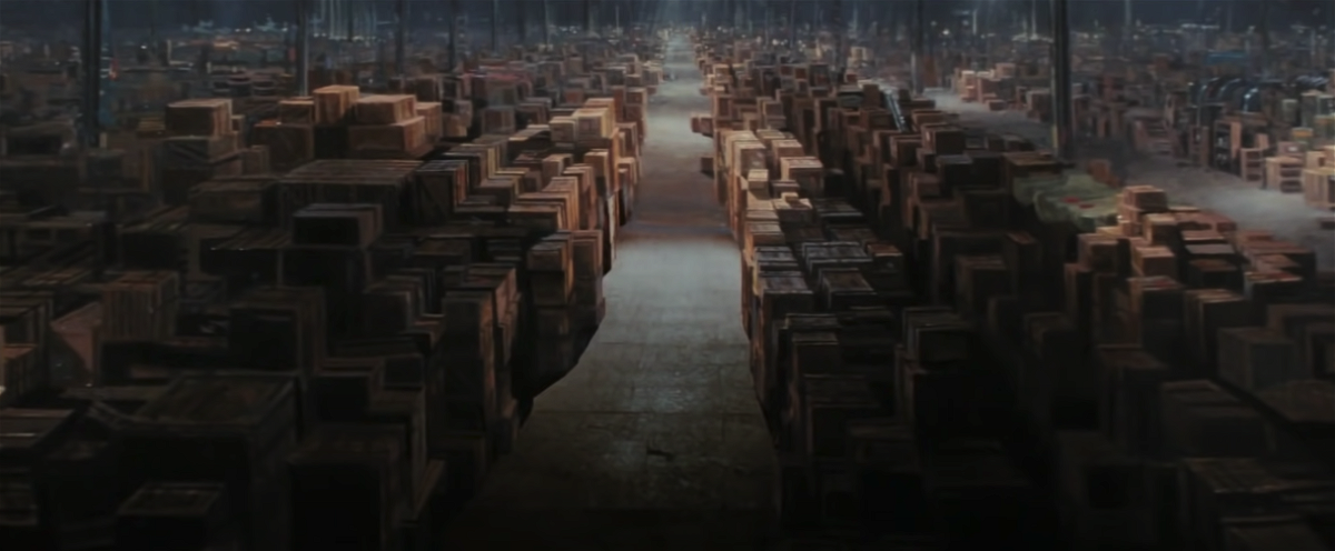 Un magazzino pieno di scatole