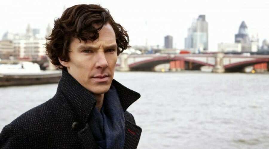 Benedict Cumberbatch, nei panni di Sherlock Holmes