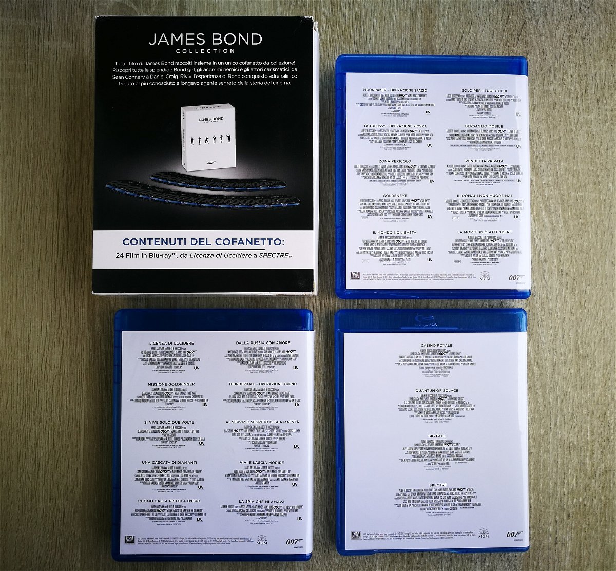Il boxset contenente i 24 Blu-ray di 007