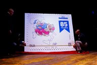Copertina di A Lucca 2019 Paperino nel Guinness dei Primati per il francobollo più grande del mondo