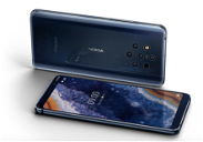 Copertina di Nokia punta in alto con il 9 PureView, smartphone con 5 fotocamere posteriori