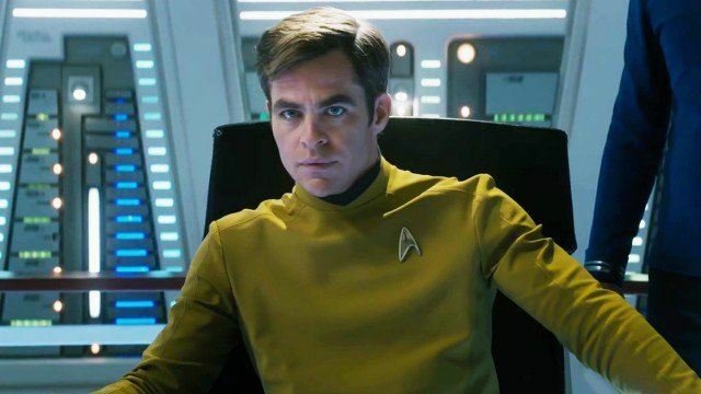 Un'immagine che ritrae Chris Pine nei panni del Capitano Kirk in uno dei film di Star Trek