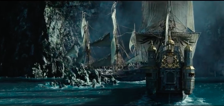 Una scena di navi e pirati ne Pirati dei Caraibi 5 - La vendetta di Salazar
