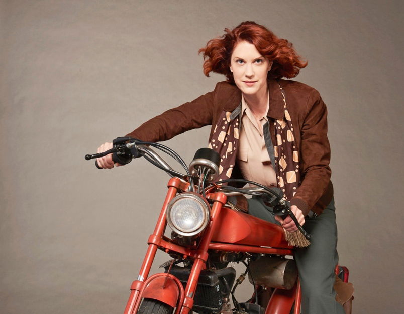 Clicca per vedere l'immagine originale Lauren Lee Smith, protagonista di Frankie Drake Mysteries