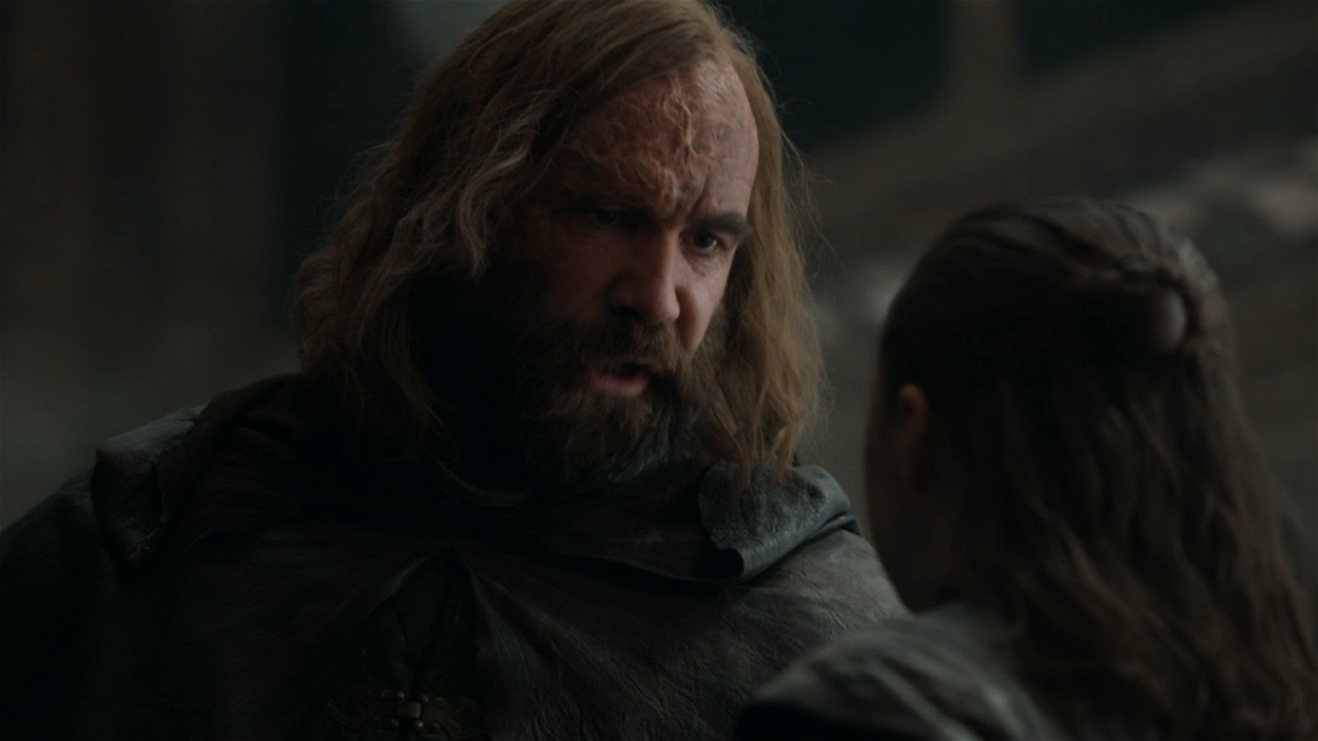 Rory McCann e Maisie Williams in Game of Thrones 8x05