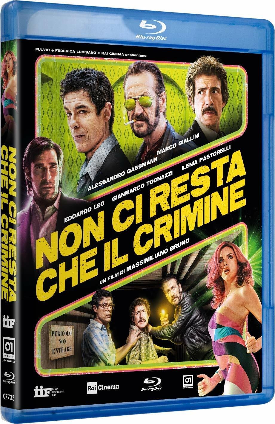 Il cast nella copertina del cofanetto Blu-ray di Non ci resta che il crimine