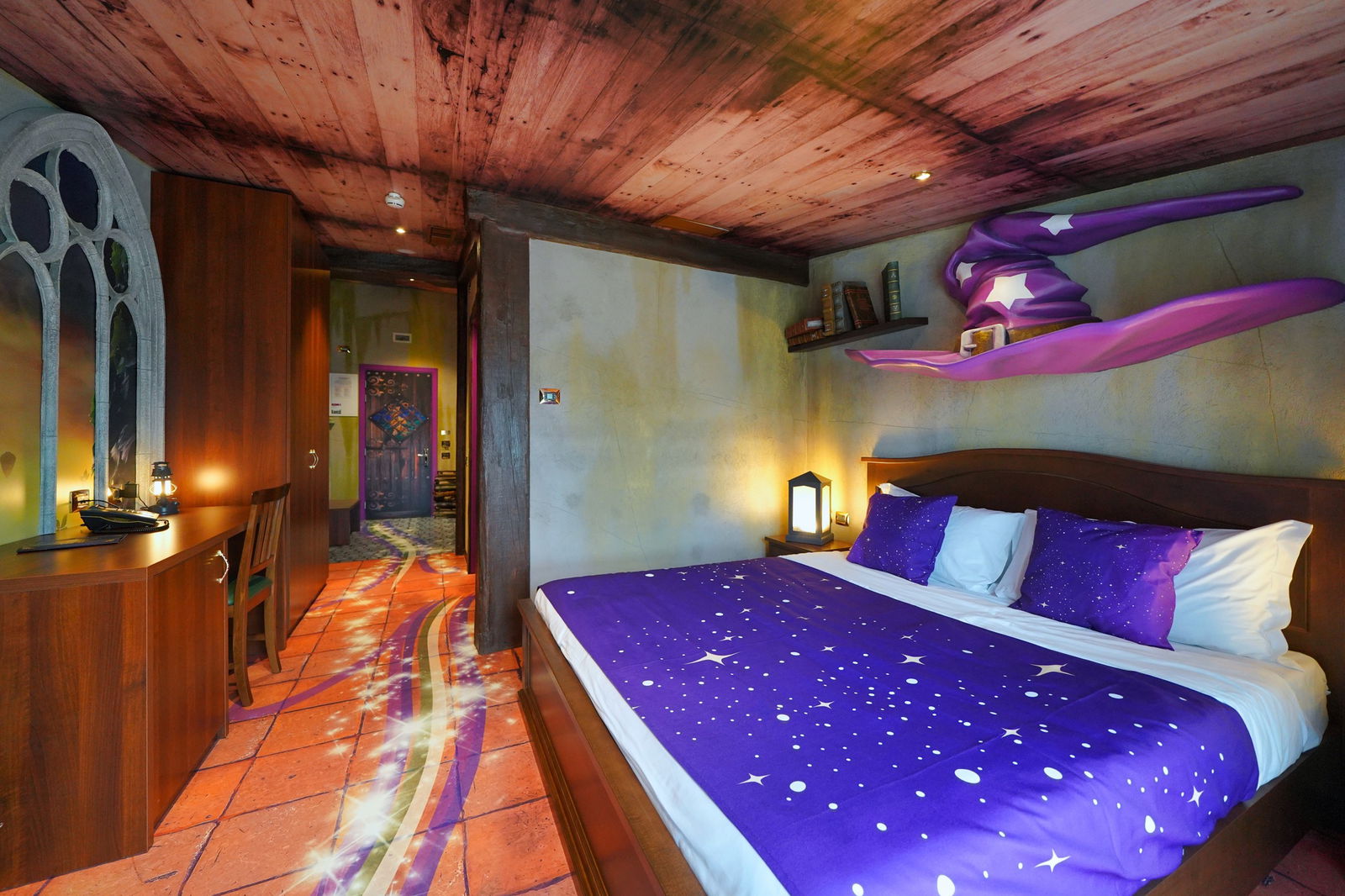 Camera Grande Mago al Magic Hotel Letto matrimoniale Camera Grande Mago