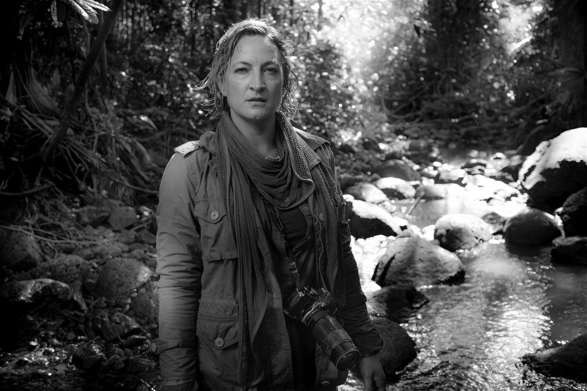 Zoë Bell in una scena del film Fuga nella giungla