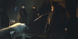 Copertina di Game of Thrones 6, Ser Davos protegge il corpo di Jon Snow in un nuovo video
