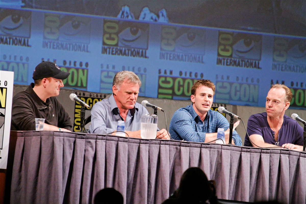 Kevin Feige, Joe Johnston, Chris Evans e Hugo Weaving nel 2010 al San Diego Comic-Con