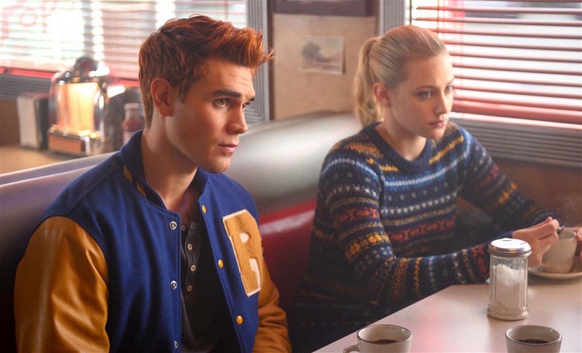 Archie e Betty in una scena di Riverdale