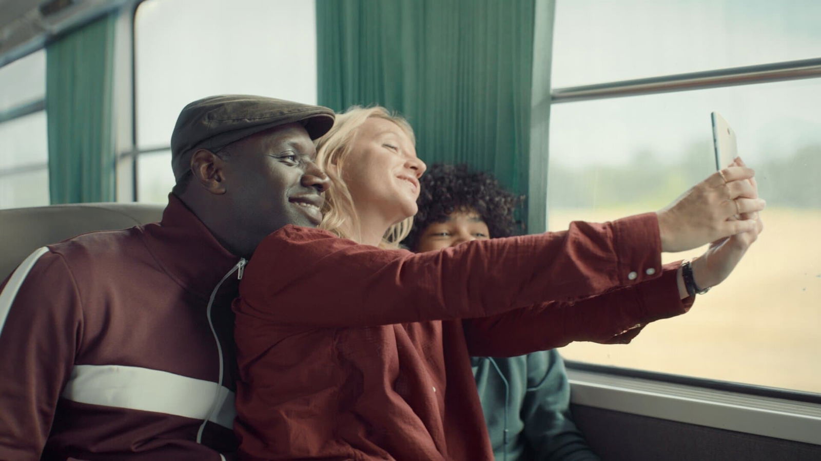 Clicca per vedere l'immagine originale Omar Sy sul treno per Lupin