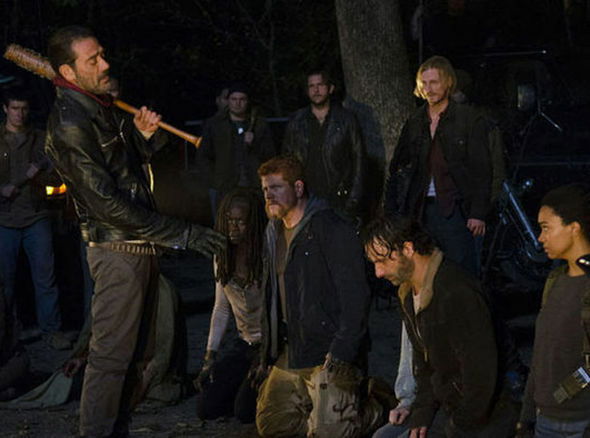 Rick Grimes di fronte allo spietato Negan prima dell'esecuzione