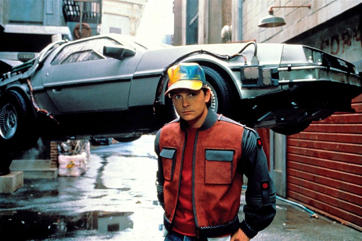 Michael J. Fox in una scena di Ritorno al futuro - Parte II