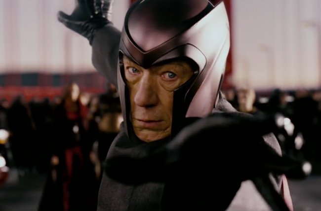 Ian McKellen è Magneto
