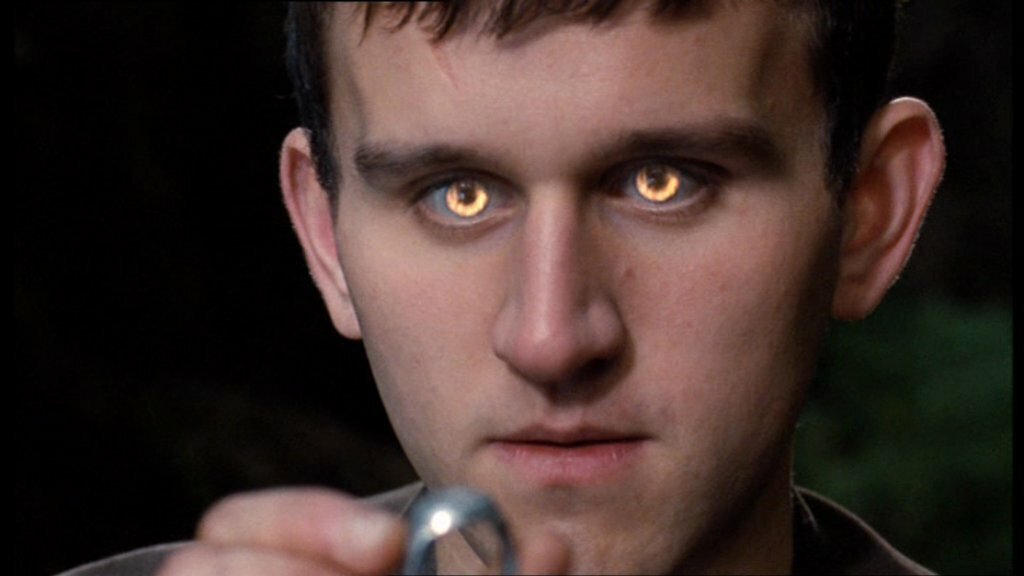 Harry Melling in un episodio di Merlin