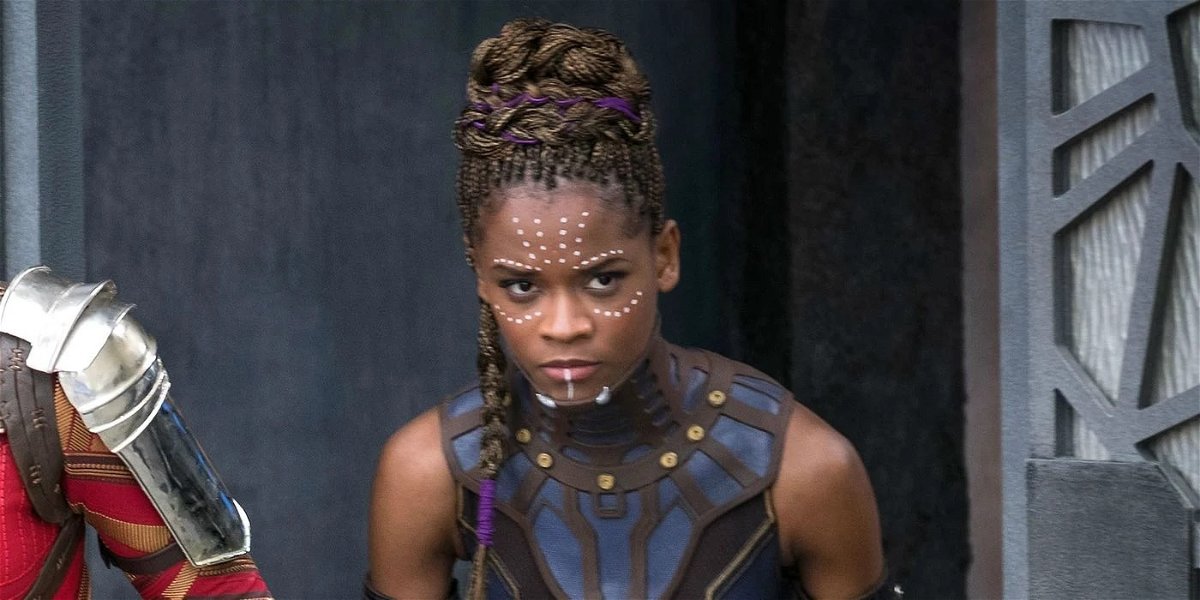 Letitia Wright è Shuri in una scena del film Black Panther