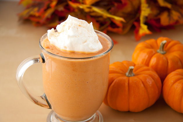 Scream Queens: il cappuccino alla zucca piccante Chanel Oberlin e il cappuccino alla zucca
