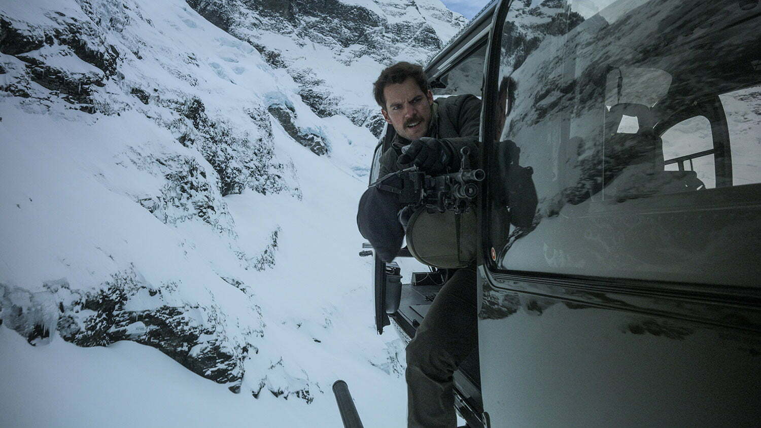 Clicca per vedere l'immagine originale Henry Cavill interpreta l'agente della CIA August Walker in Mission: Impossible - Fallout