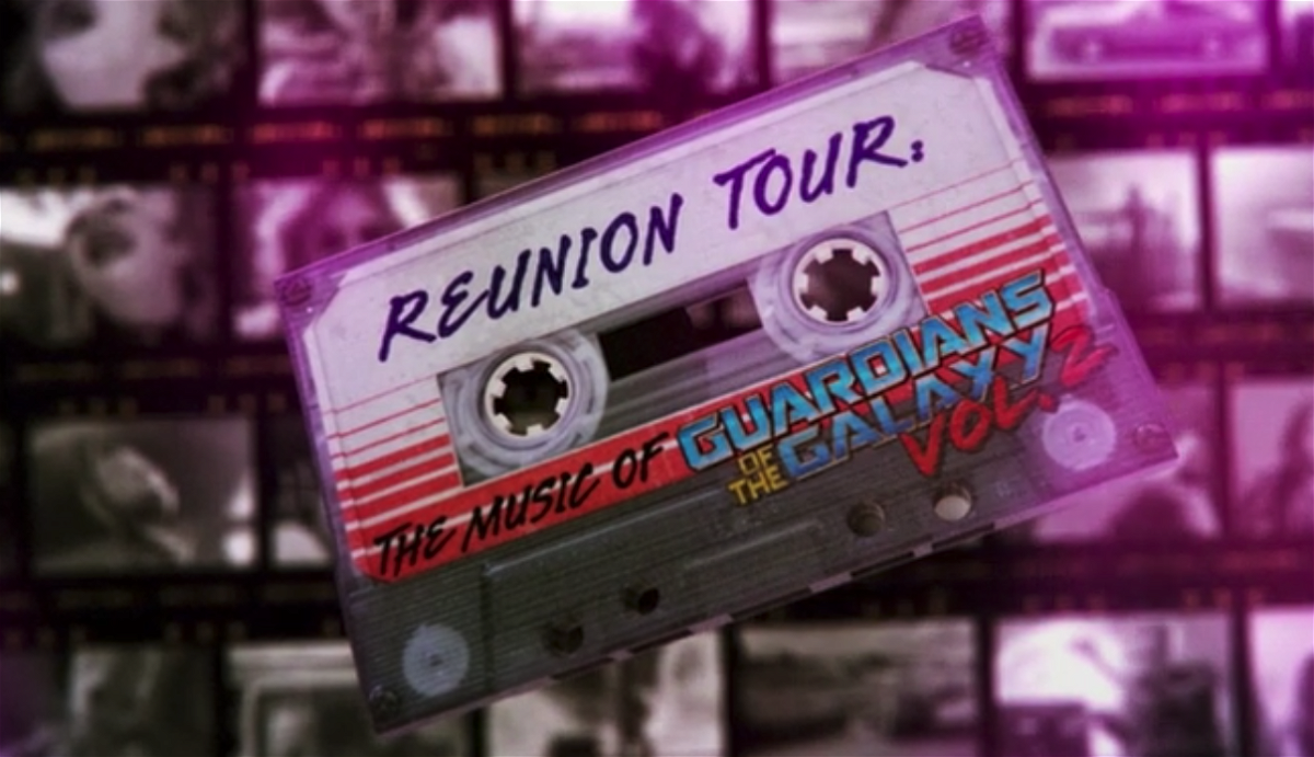 Una cassetta anni '80 con la scritta Reunion Tour