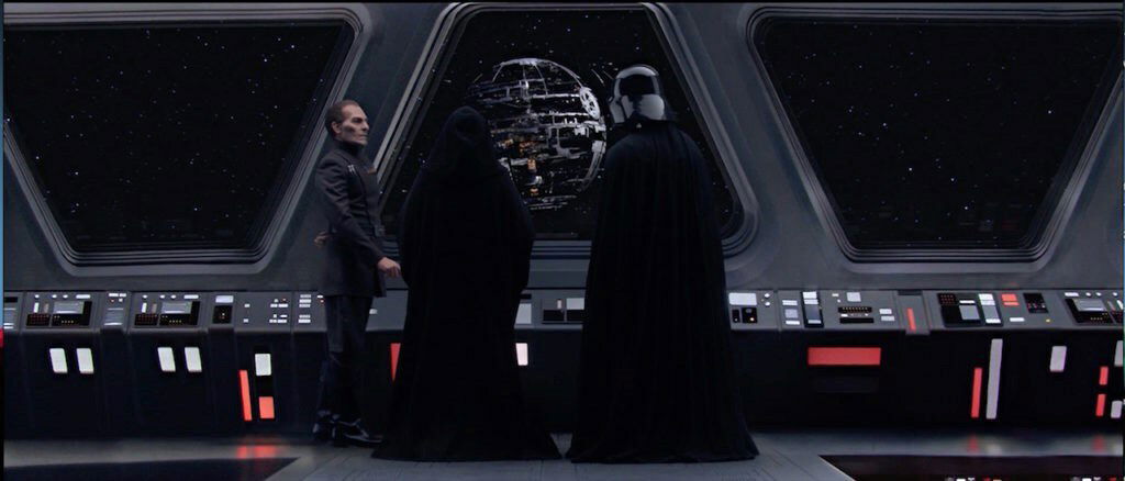 Clicca per vedere l'immagine originale Vader, Tarkin e l'Imperatore osservano la Morte Nera in costruzione