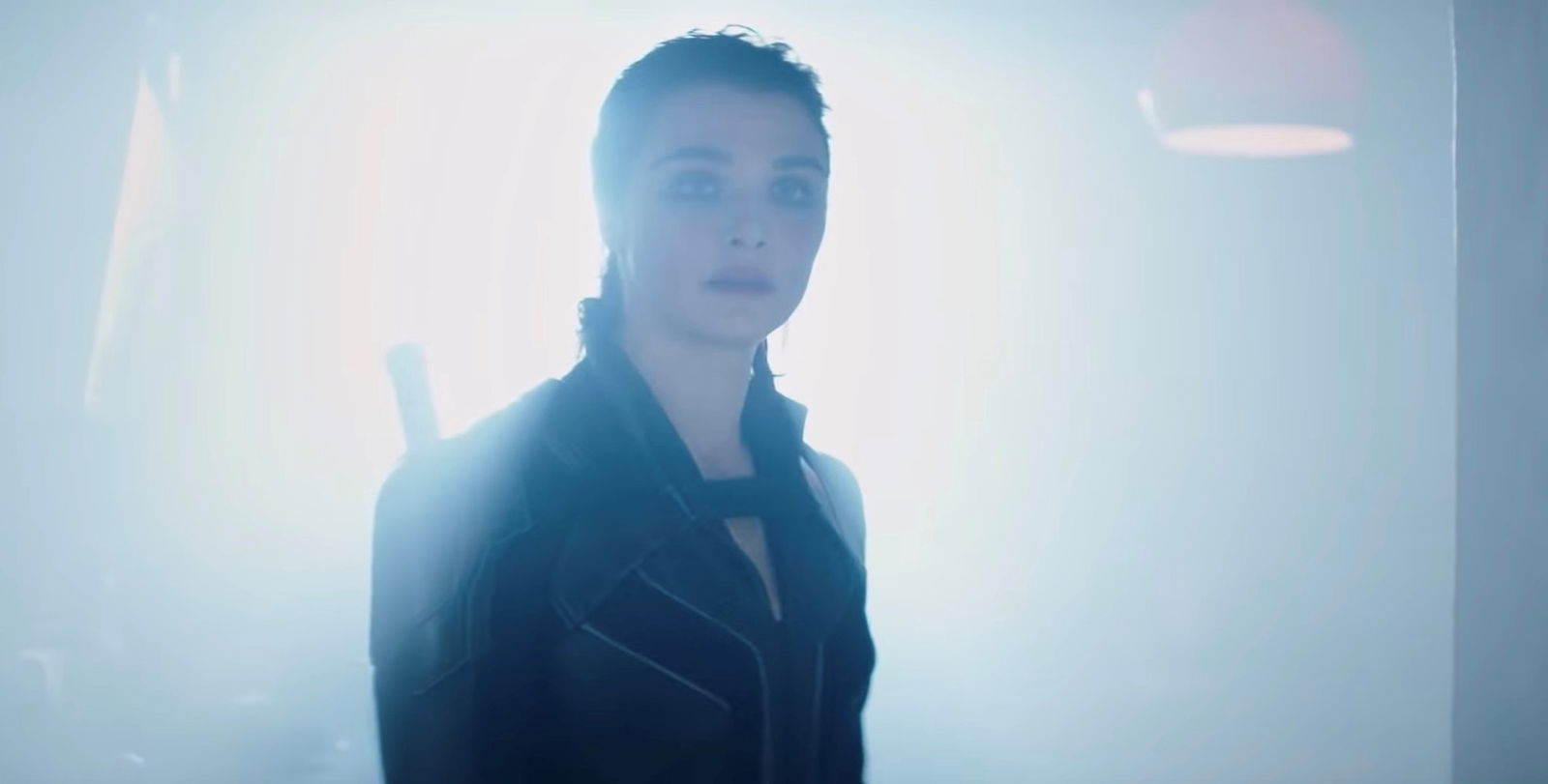 Clicca per vedere l'immagine originale Rachel Weisz in una scena del film Black Widow