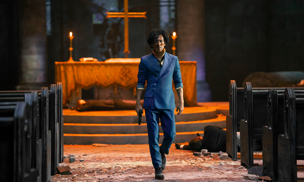 Clicca per vedere l'immagine originale Spike Spiegel in una chiesa