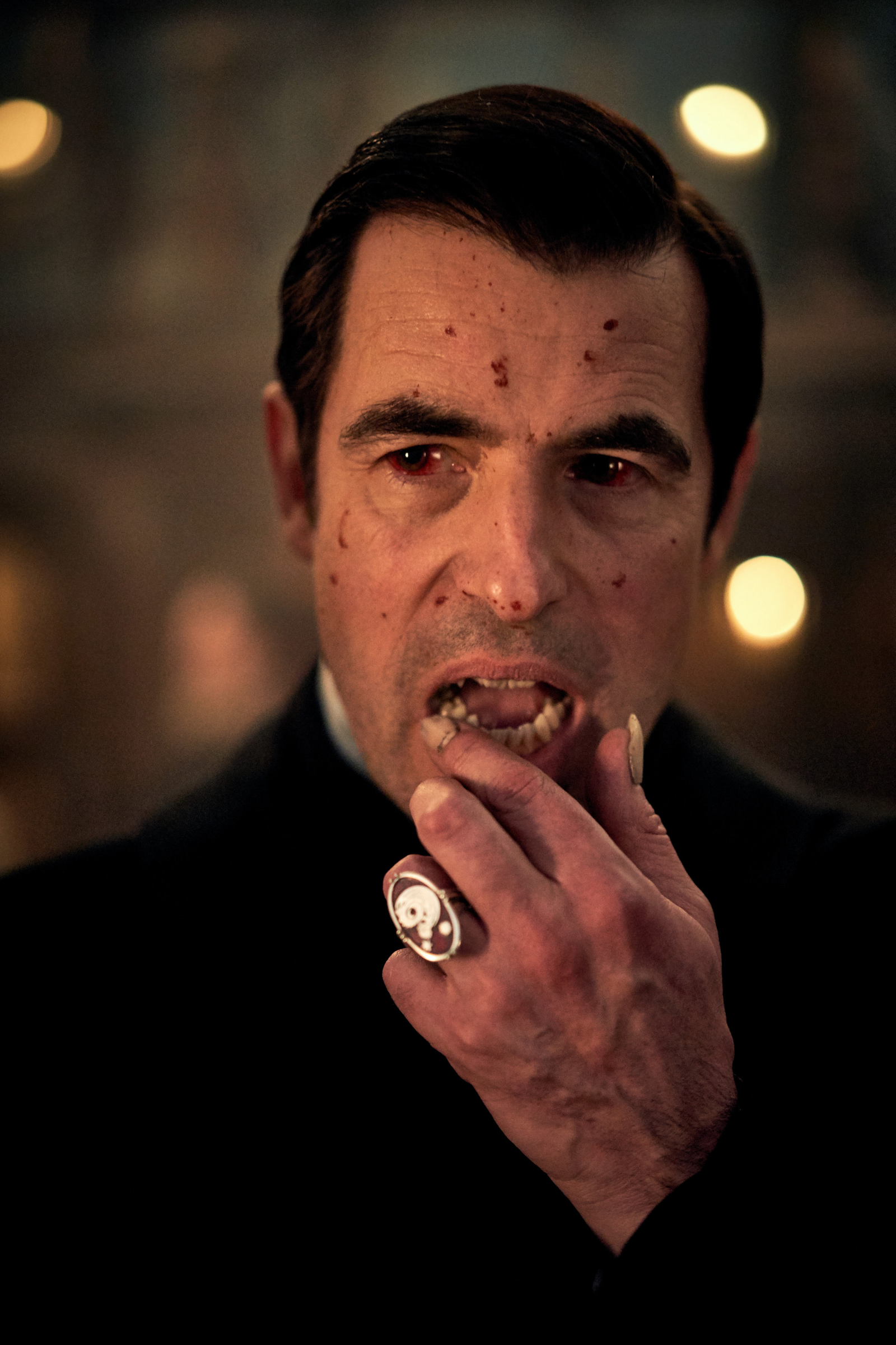 Clicca per vedere l'immagine originale Dracula, la miniserie: Claes Bang