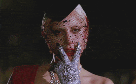 L'ammaliante Contessa in Hotel Lady Gaga interpreta la Contessa in American Horror Story: Hotel