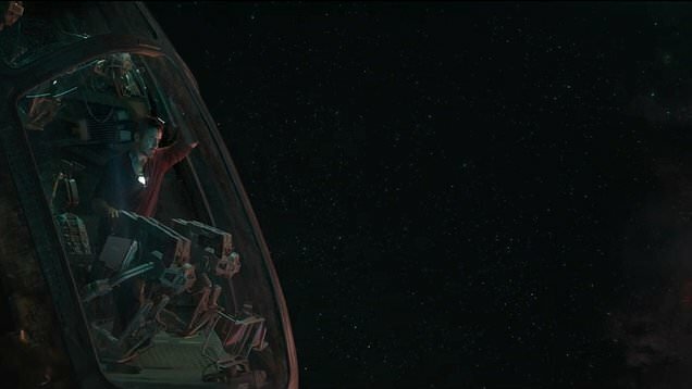 Tony Stark nello spazio in un'immagine dal trailer di Avengers: Endgame