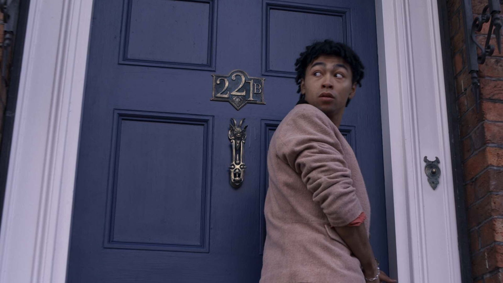Spike στην Baker Street Irregulars 221B στο The Baker Street Irregulars
