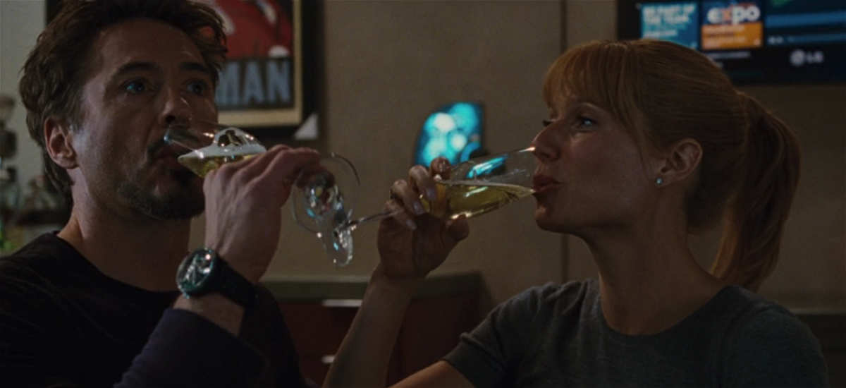 Tony Stark e Pepper Potts bevono insieme