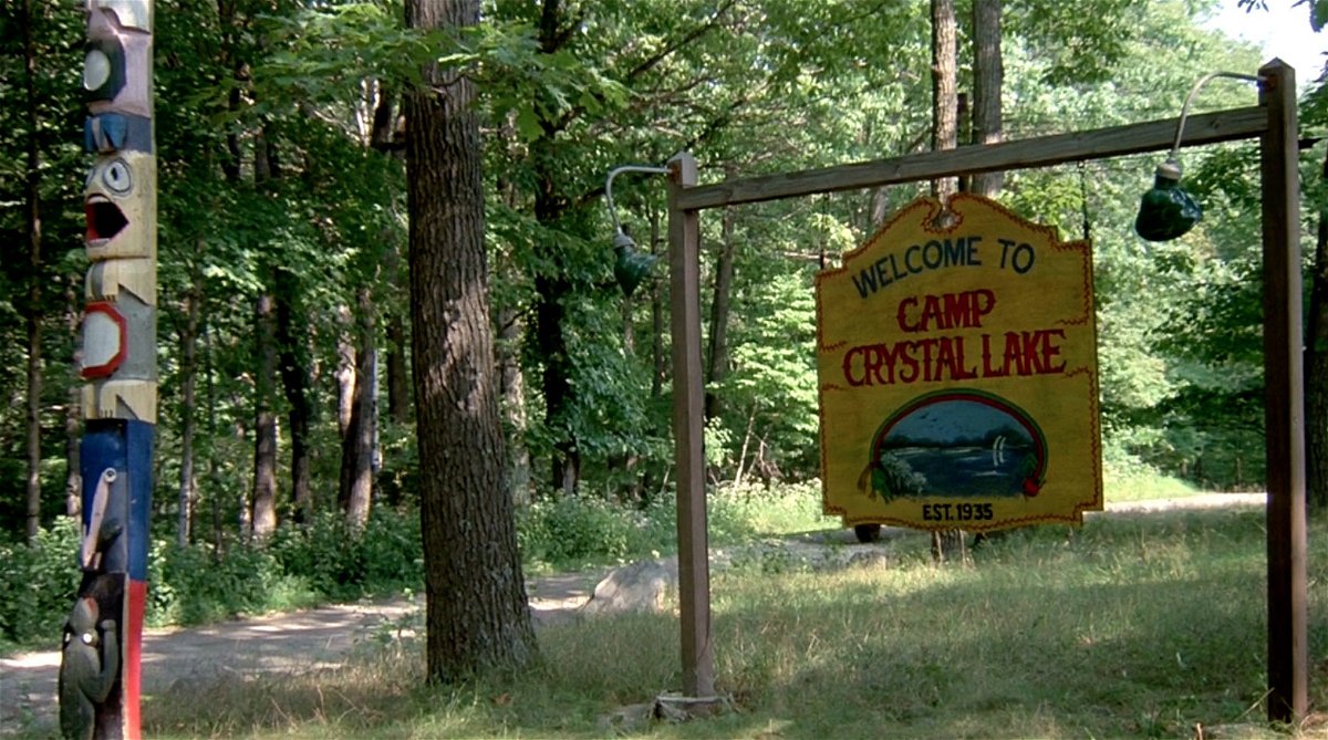Crystal Lake es el campamento maldito de la película Viernes 13