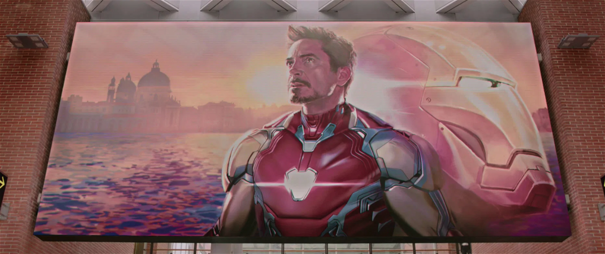 Iron Man in un quadro all'aeroporto di Venezia