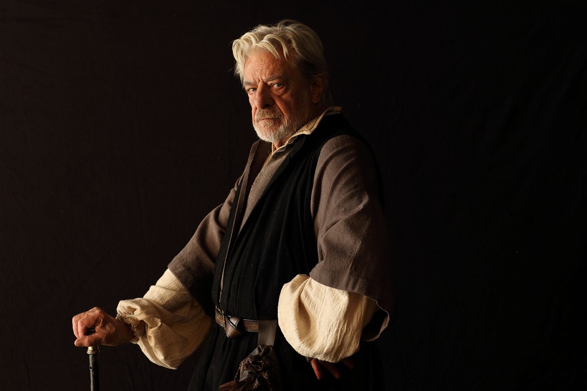 Il Verrocchio, maestro di Leonardo, interpretato e doppiato da Giancarlo Giannini