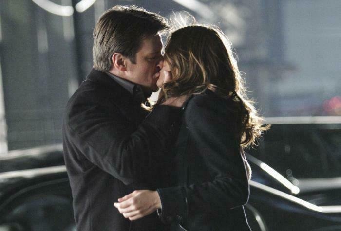 Castle e Beckett si baciano