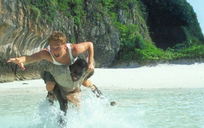 Copertina di La spiaggia vista in The Beach con Leonardo DiCaprio chiusa ai turisti
