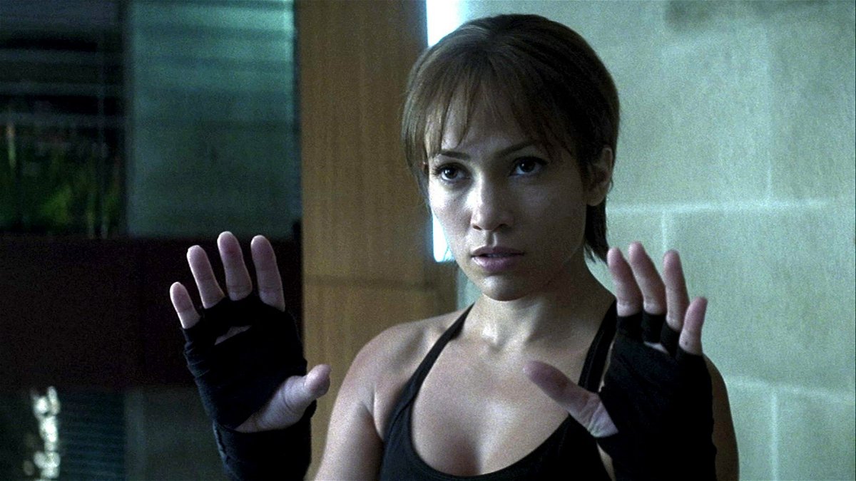 Jennifer Lopez in una scena del film Via dall'incubo